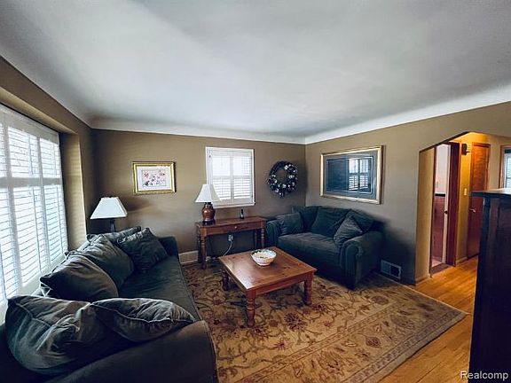 4th image of 22501 Gaukler St