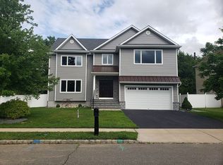 7 Patio Ct, Monroe Township, NJ 08831