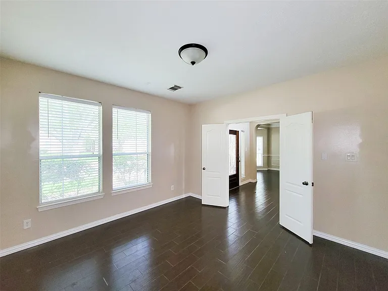 914 Ivory Ridge Ln — Photo 8