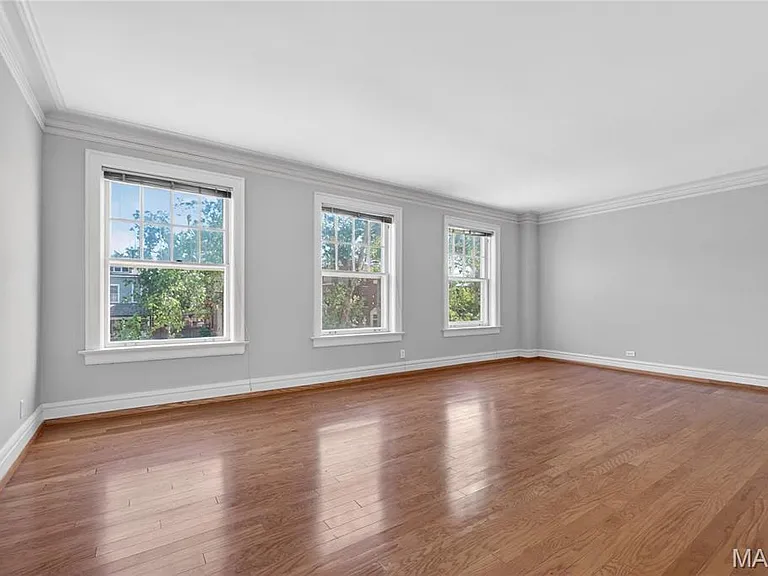 5510 Waterman Blvd #202 — Photo 10