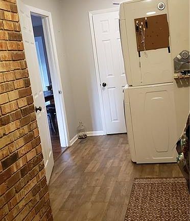 3rd image of 1715 Park Creek Dr