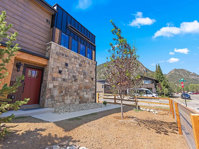 204 S 4th Ave — Photo 45