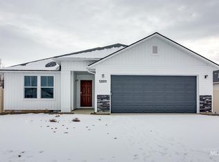 1030 SW Sparrow Pl, Mountain Home, ID 83647