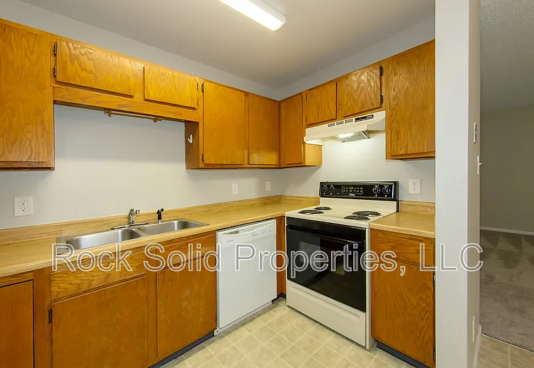 714 Dell Range Blvd #B — Photo 9