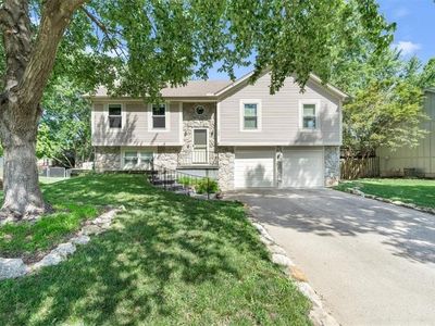 402 Airway Cir, Belton, MO, 64012