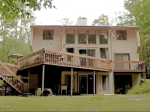 1176 Riverside Hts W, Pocono Lake, PA 18347