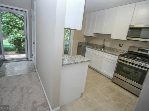 9999 Oakton Terrace Rd, Oakton, VA 22124