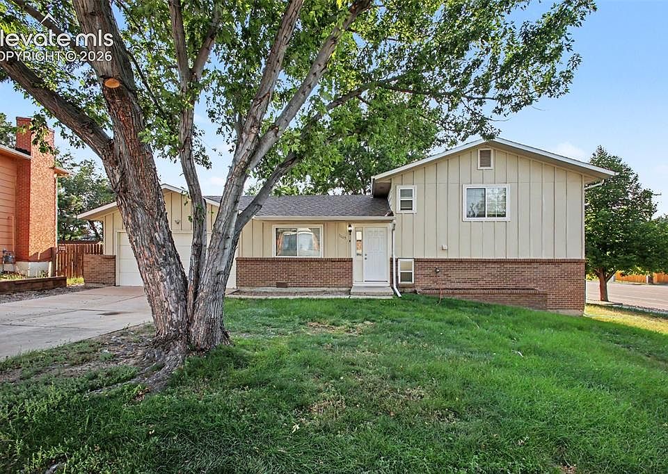 1st image of 1065 Applewood Dr