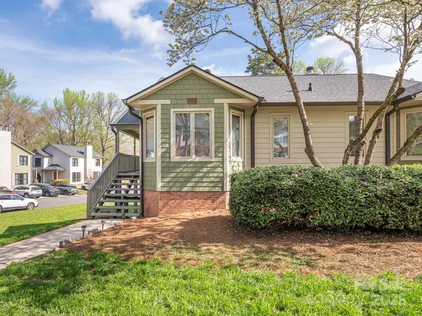 1022 Kenilworth Ct NW, Concord, NC 28027