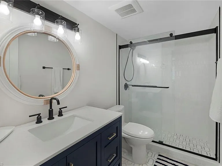 1950 Gulf Shore Blvd N #113 — Photo 11