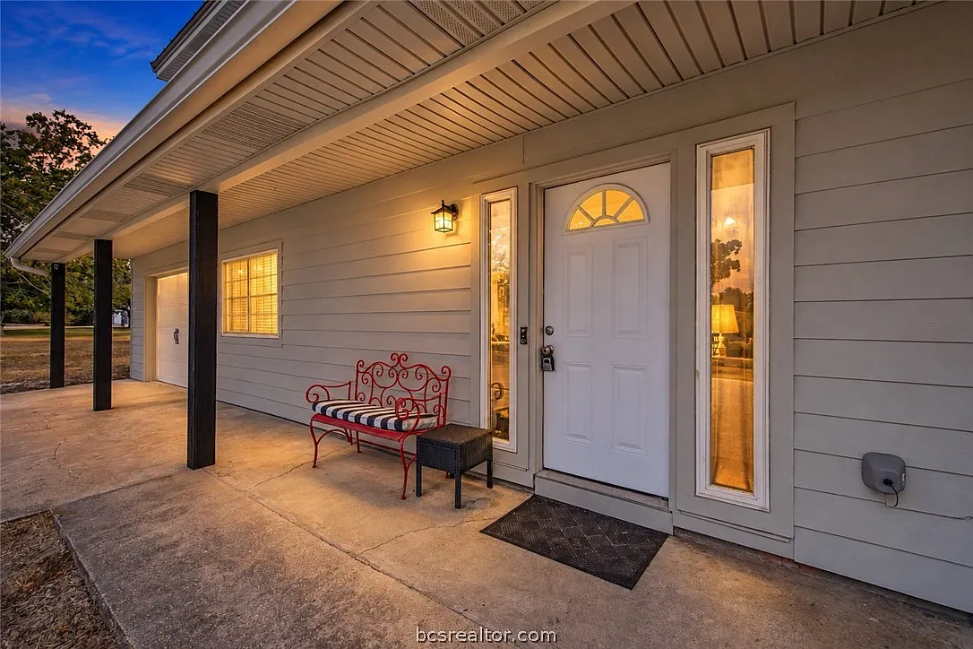 4 bed, 3.5 bath, 1904 sqft, $2,500 — Photo 4