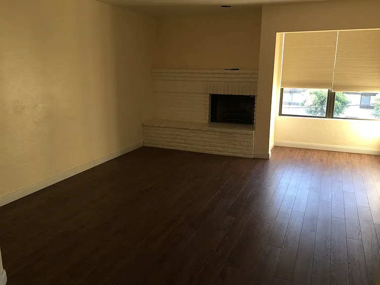 1118 Fresno St #5 — Photo 4