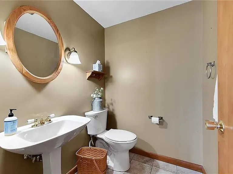 5218 Foxcroft Dr — Photo 18