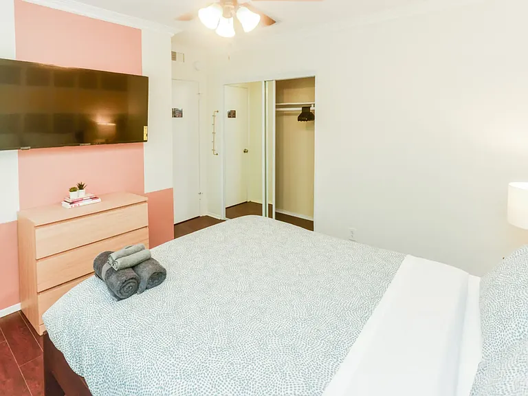 2042 S Corning St #A2 — Photo 17