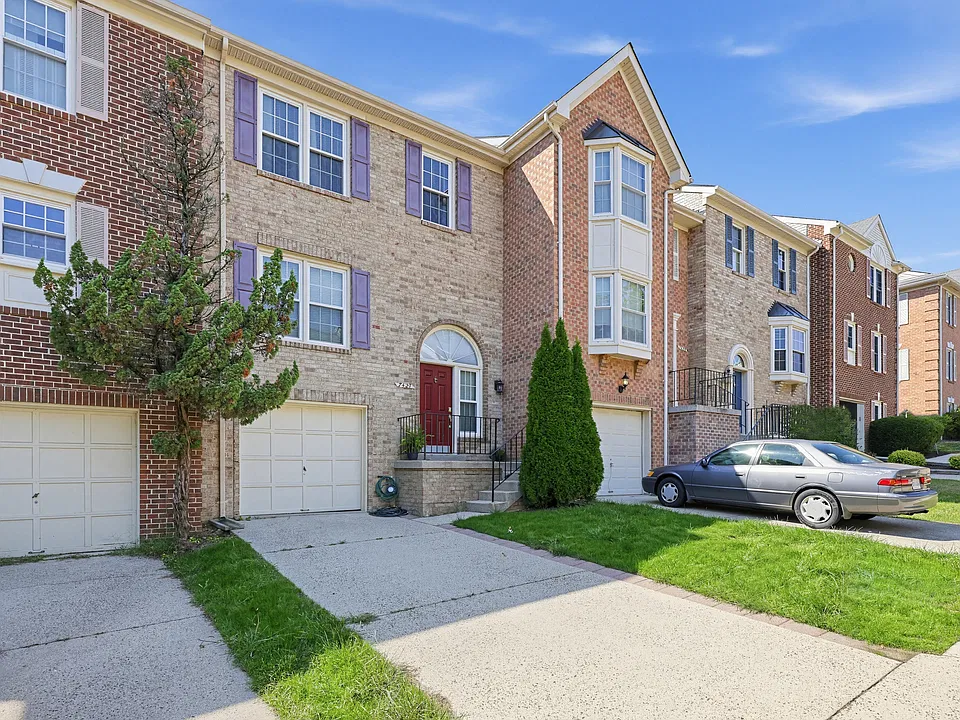 7427 Salford Ct