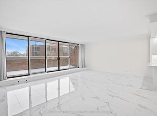 55 A Avenue Rd #408, Toronto, ON M5R3L2