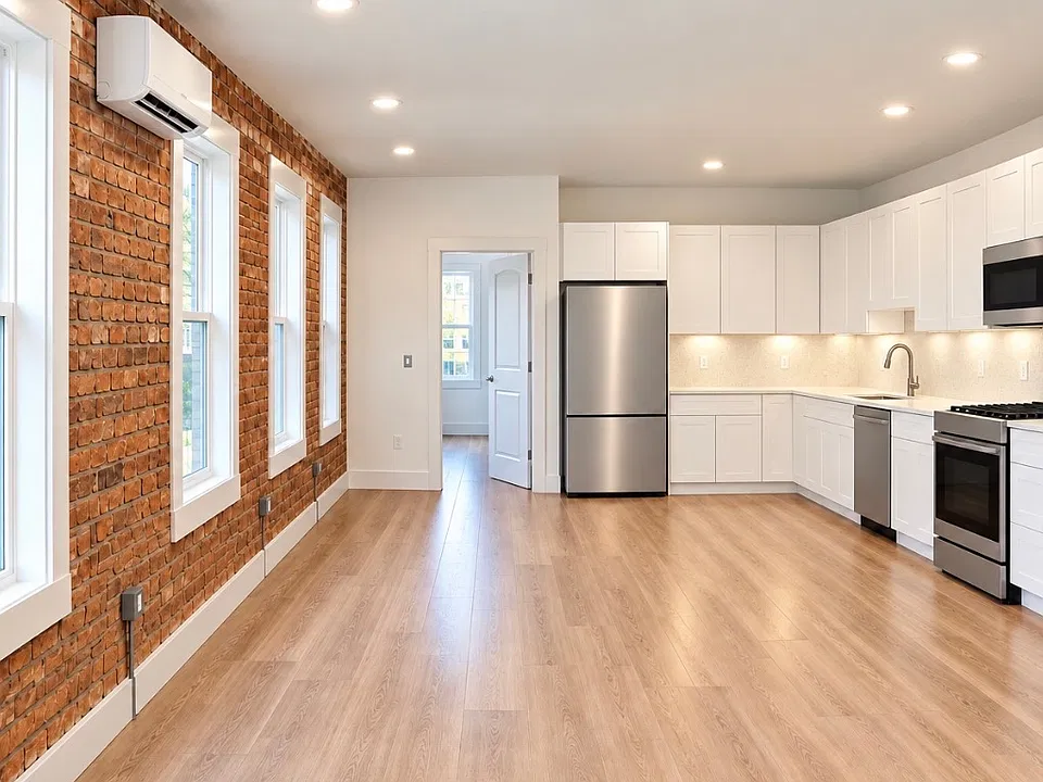4 Meadow St #2