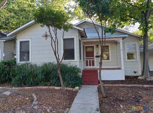 360 S Sycamore Ave, New Braunfels, TX 78130