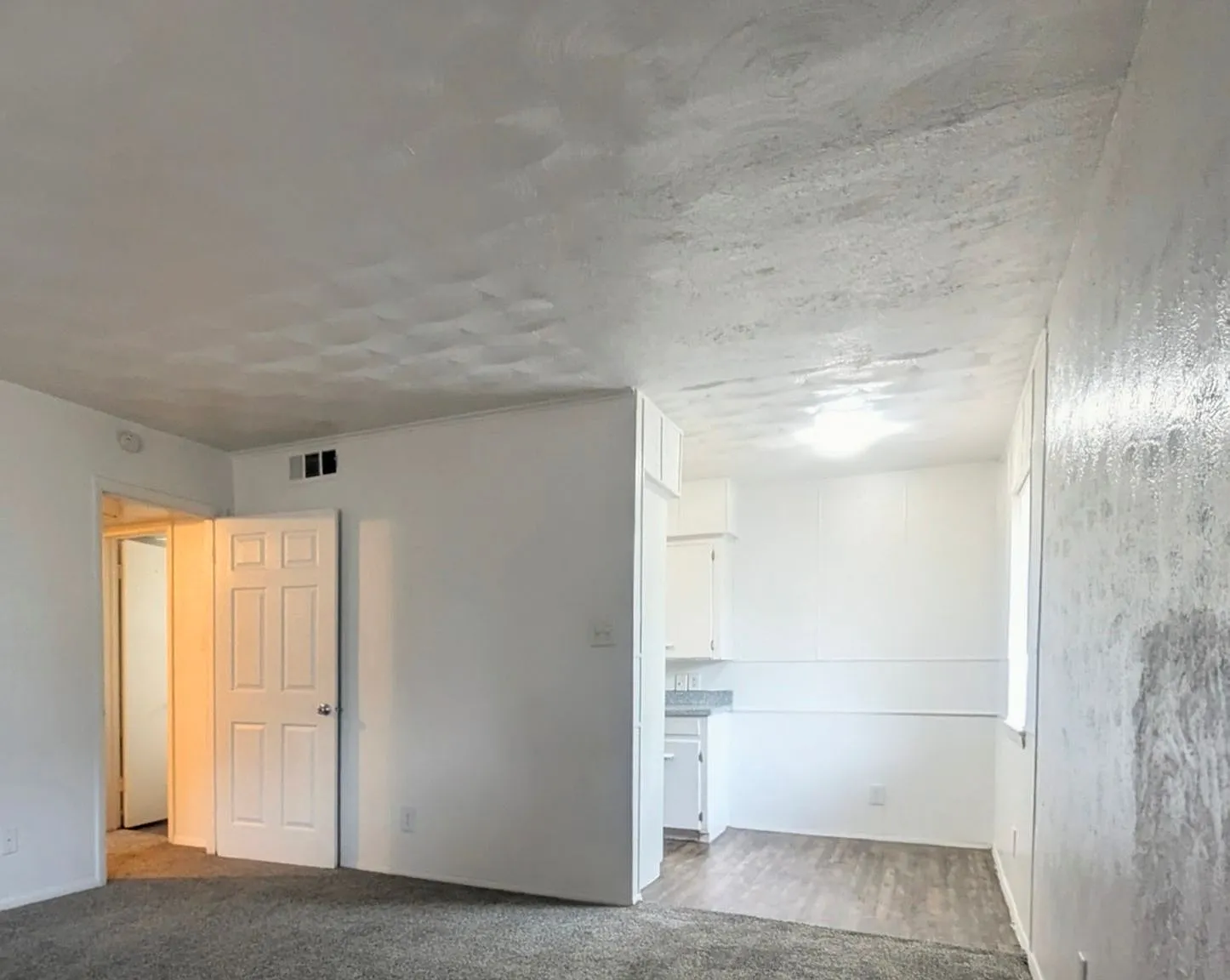 Gaston Twelve Apartments Spacious 1 & 2 Bedrooms + All Bills Paid + Half Month OFF! — Photo 3