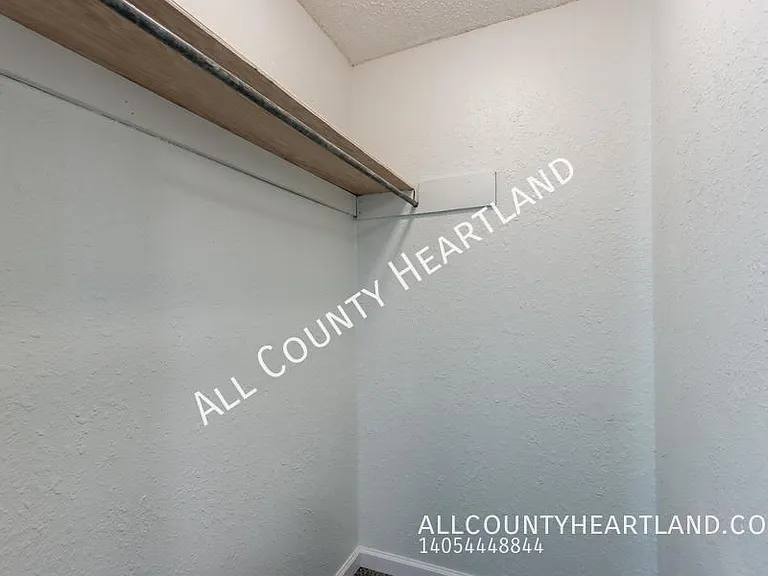 2121 Meench Dr — Photo 18