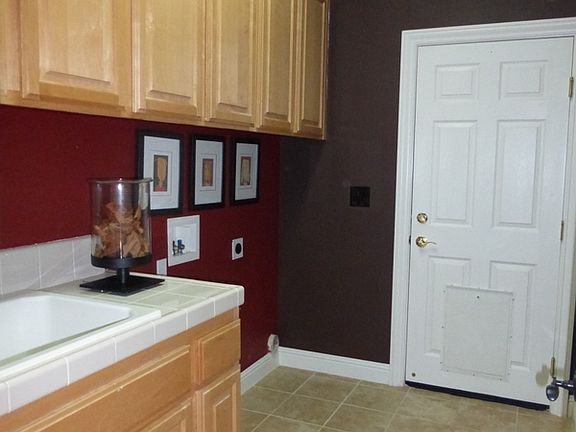 4th image of 1706 Iroquois Ct