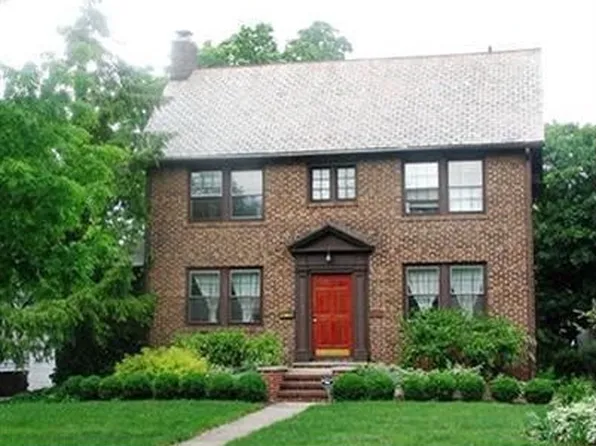 2653 Edgehill Rd, Cleveland Heights, OH 44106