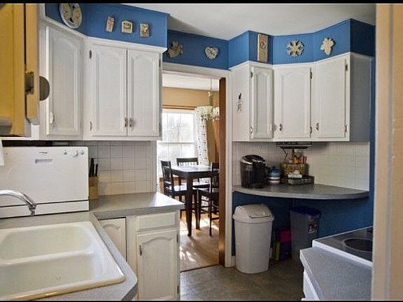 3rd image of 908 Fairview Ave