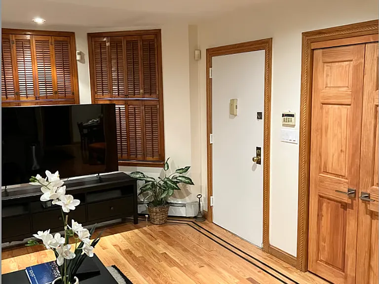 368 Cumberland St #1 — Photo 1
