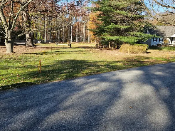 119 E Pembrey Dr, Wilmington, DE 19803