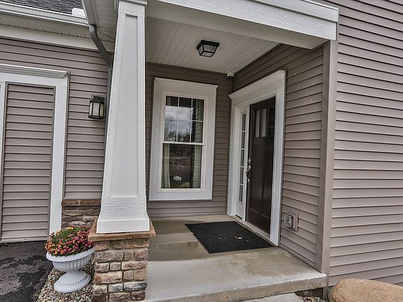 3rd image of 1080 Creek Field Dr #U7scsf