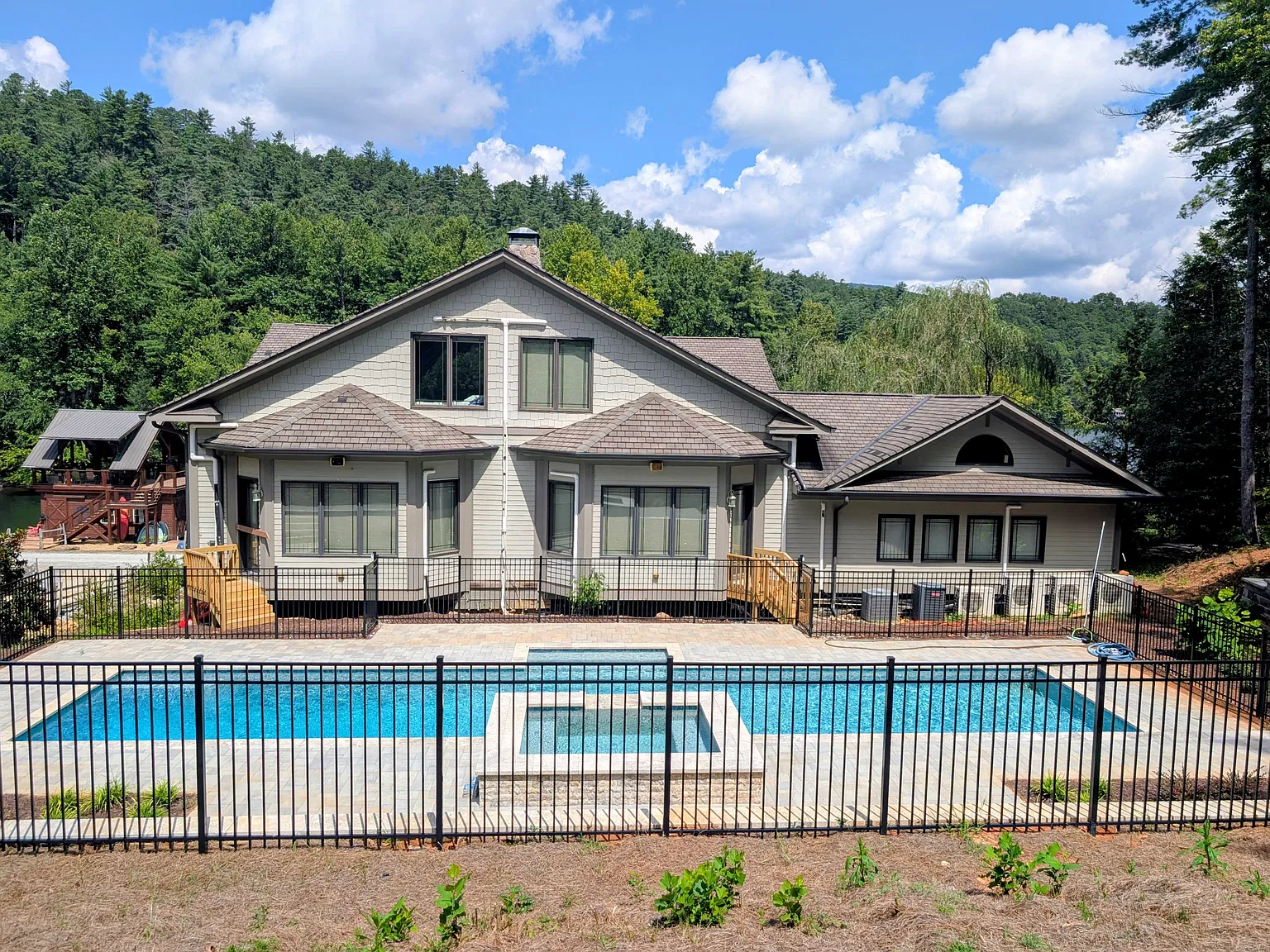 5 bed, 7977 sqft, $15,000 — Photo 2