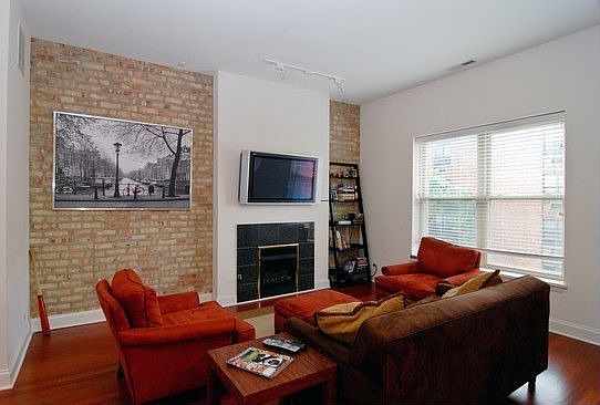 2nd image of 2522 N Halsted St APT 305