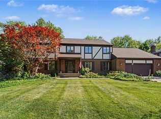 33328 Allenbury Dr, Solon, OH 44139