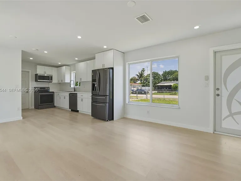 20440 NW 20th Ct — Photo 12