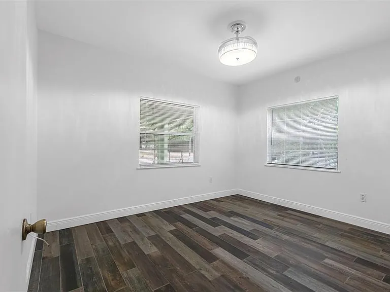 641 Wilkie St — Photo 35
