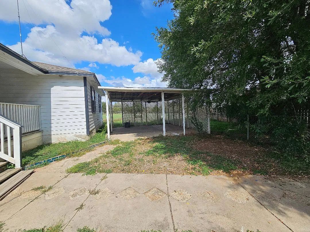 3 bed, 2.0 bath, 1356 sqft, $1,660 — Photo 3