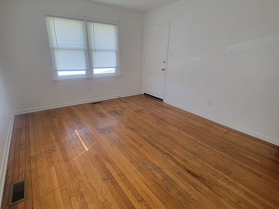 2nd image of 1425 Huntsville Dr #1425B