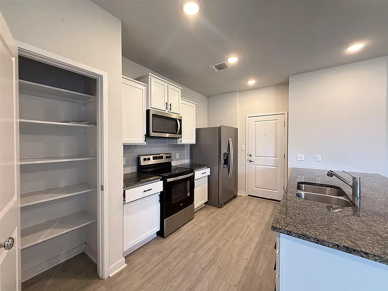 605 W South St #91 — Photo 5