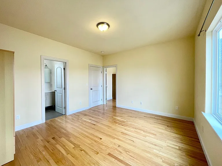 405 Lisbon St — Photo 14