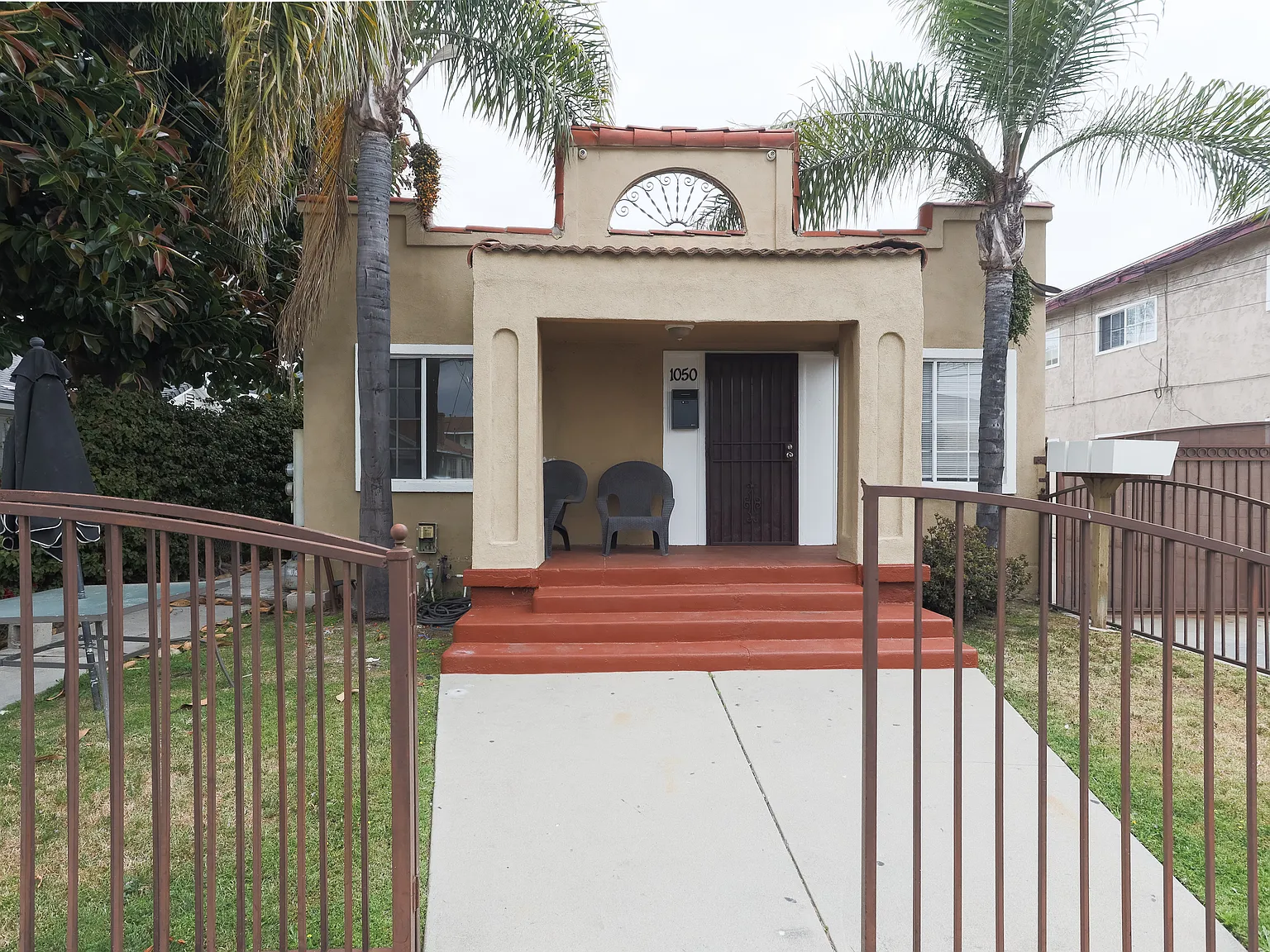 4 bed, 1100 sqft, $2,500 — Photo 2