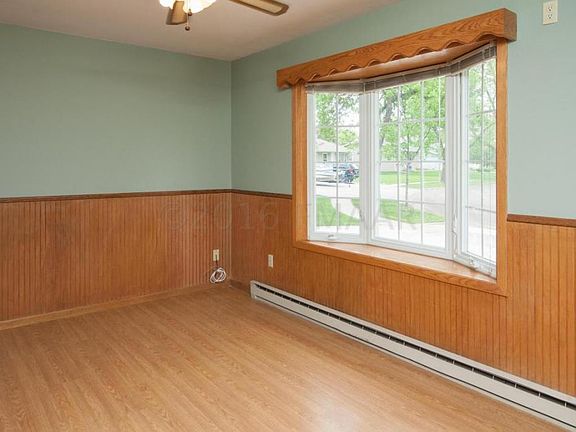 2nd image of 317 Cherry Ct