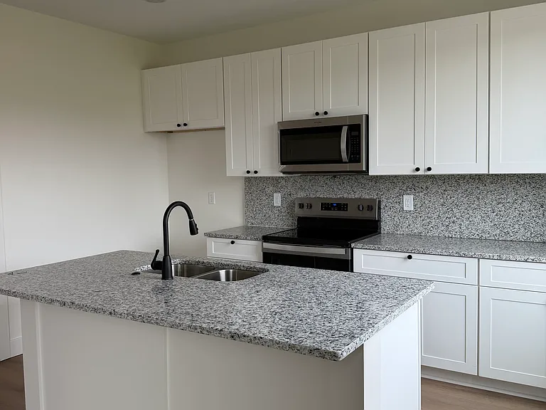 707 E Briarbrook Ln — Photo 3