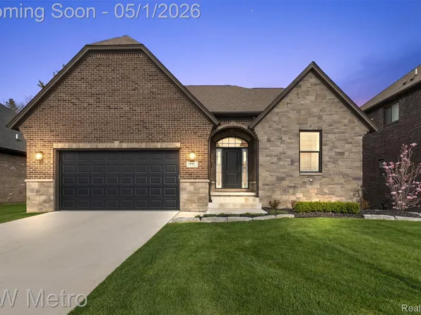 55162 Benson Ct, Shelby Township, MI 48316