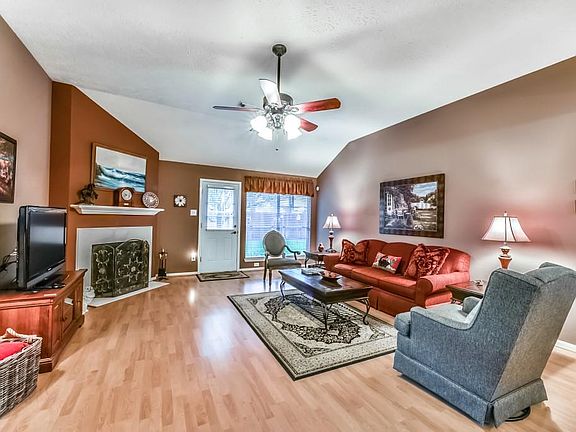 4th image of 22546 Red Pine Dr