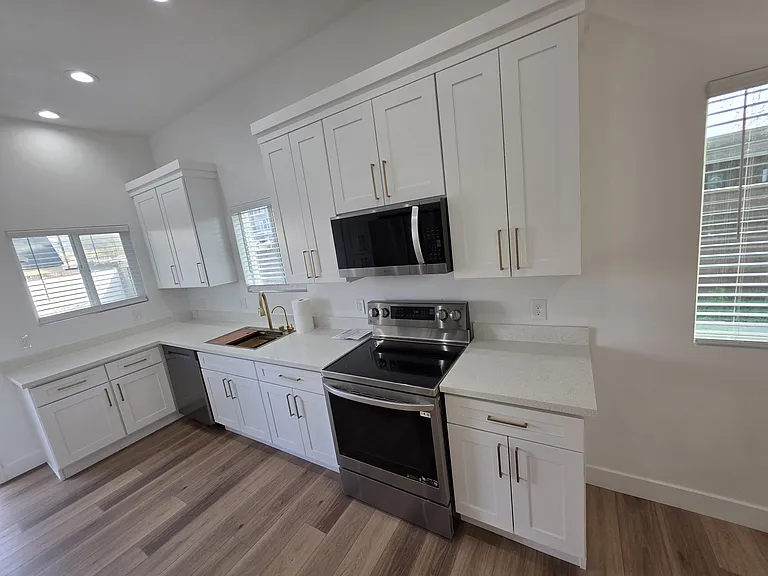 2736 Grant Ave — Photo 10