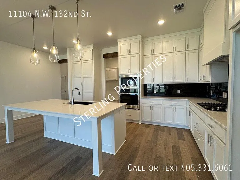 11104 NW 132nd St — Photo 8