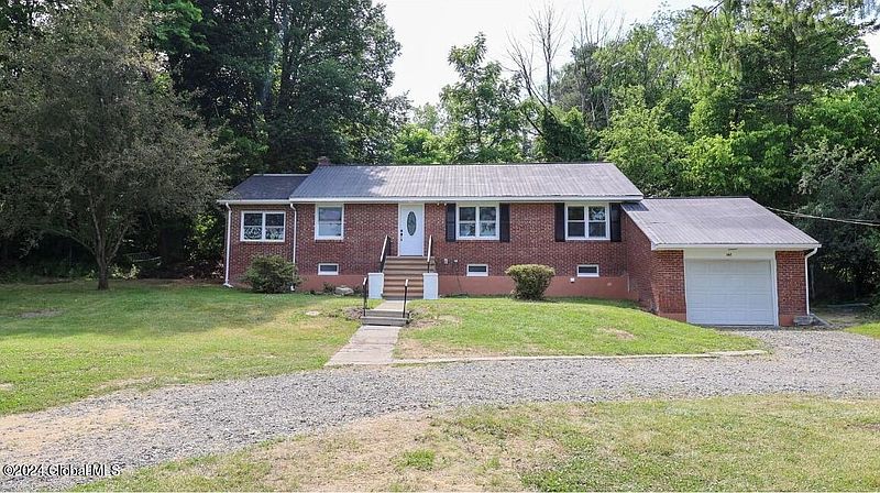 4th image of 147 Winnie Avenue