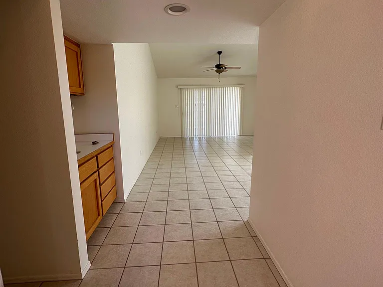 10457 S Avenida La Primera — Photo 2
