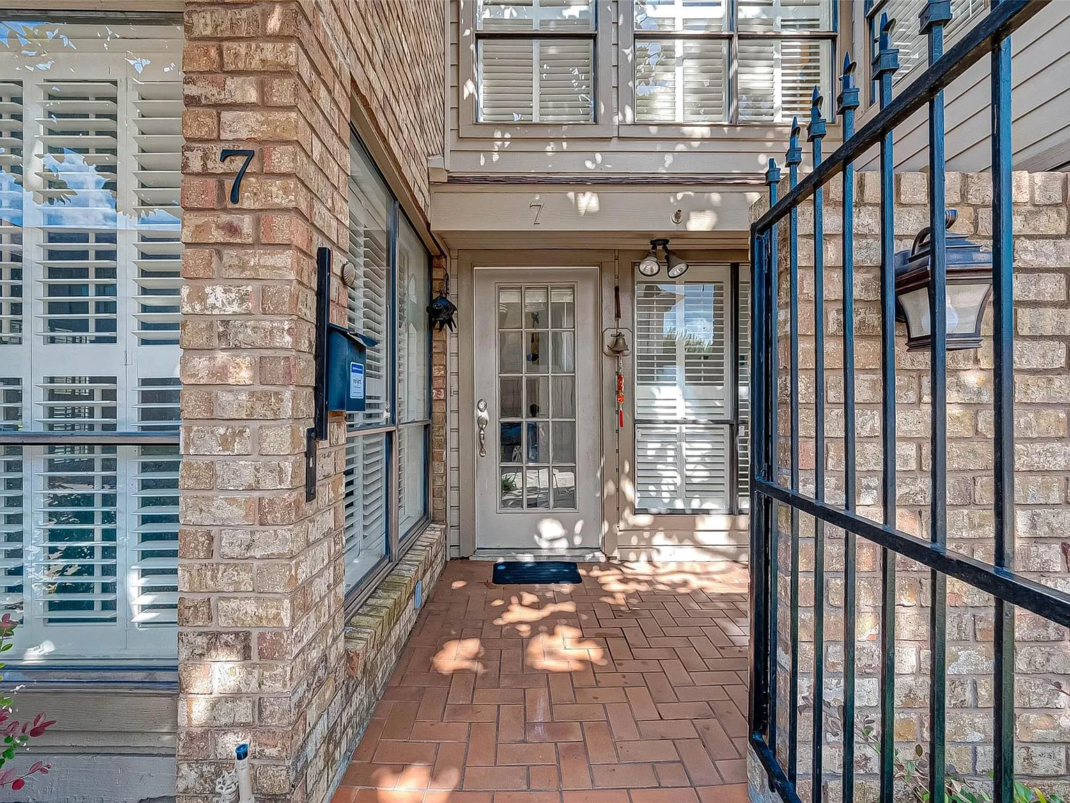 2 bed, 2.5 bath, 1480 sqft, $2,250 — Photo 3