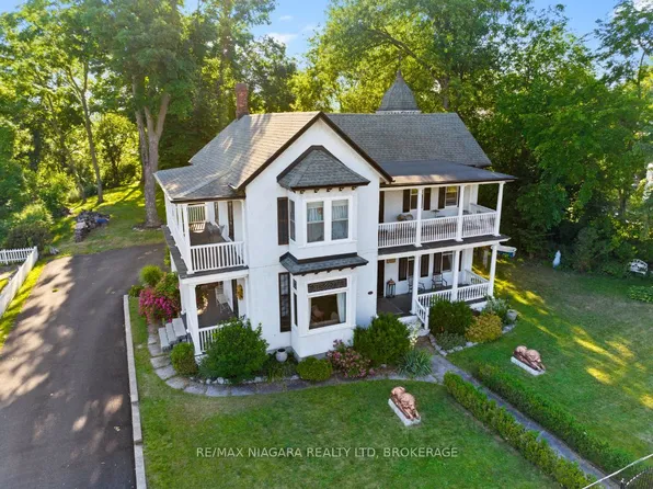 14 Catharine St, Pt Colborne, ON L3K 4J7